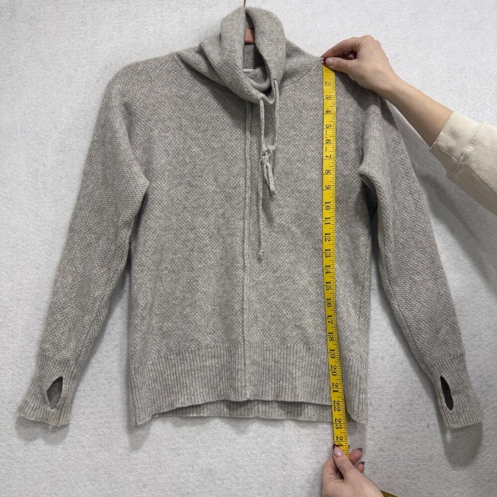 Max Studio Cashmere Sweater Womens Medium Gray Cowl Neck Thumbhole Pullover - Picture 4 of 8
